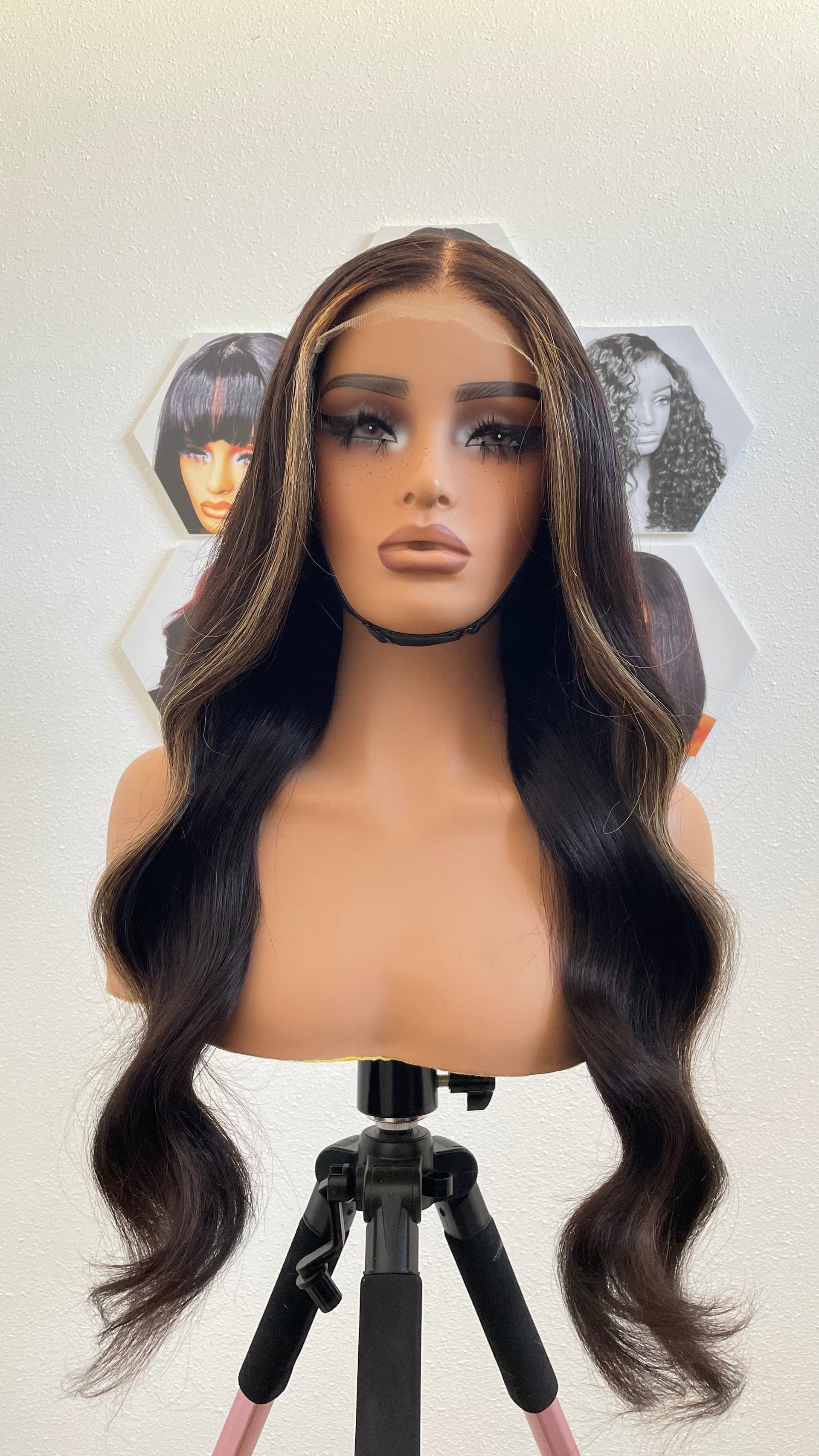 R2S06 – D'rosse Hair